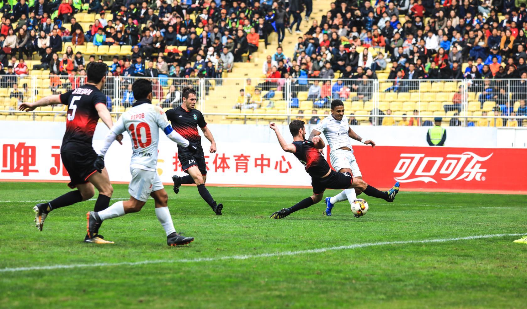 澳亚国际app-包含足球精彩瞬间引发赛场交流的词条