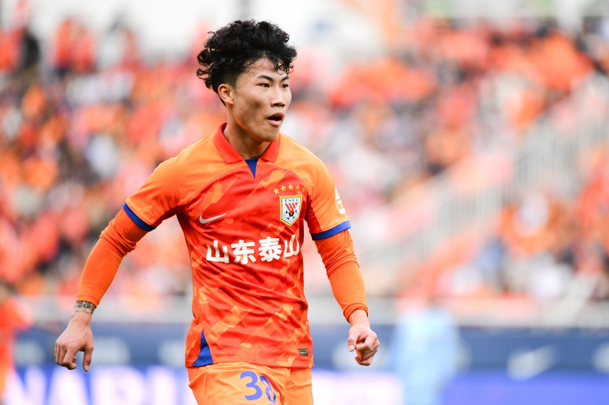 澳亚国际手游下载-关于.鲁能发挥出色，凭借阿洛伊西奥进球赢得比赛的信息