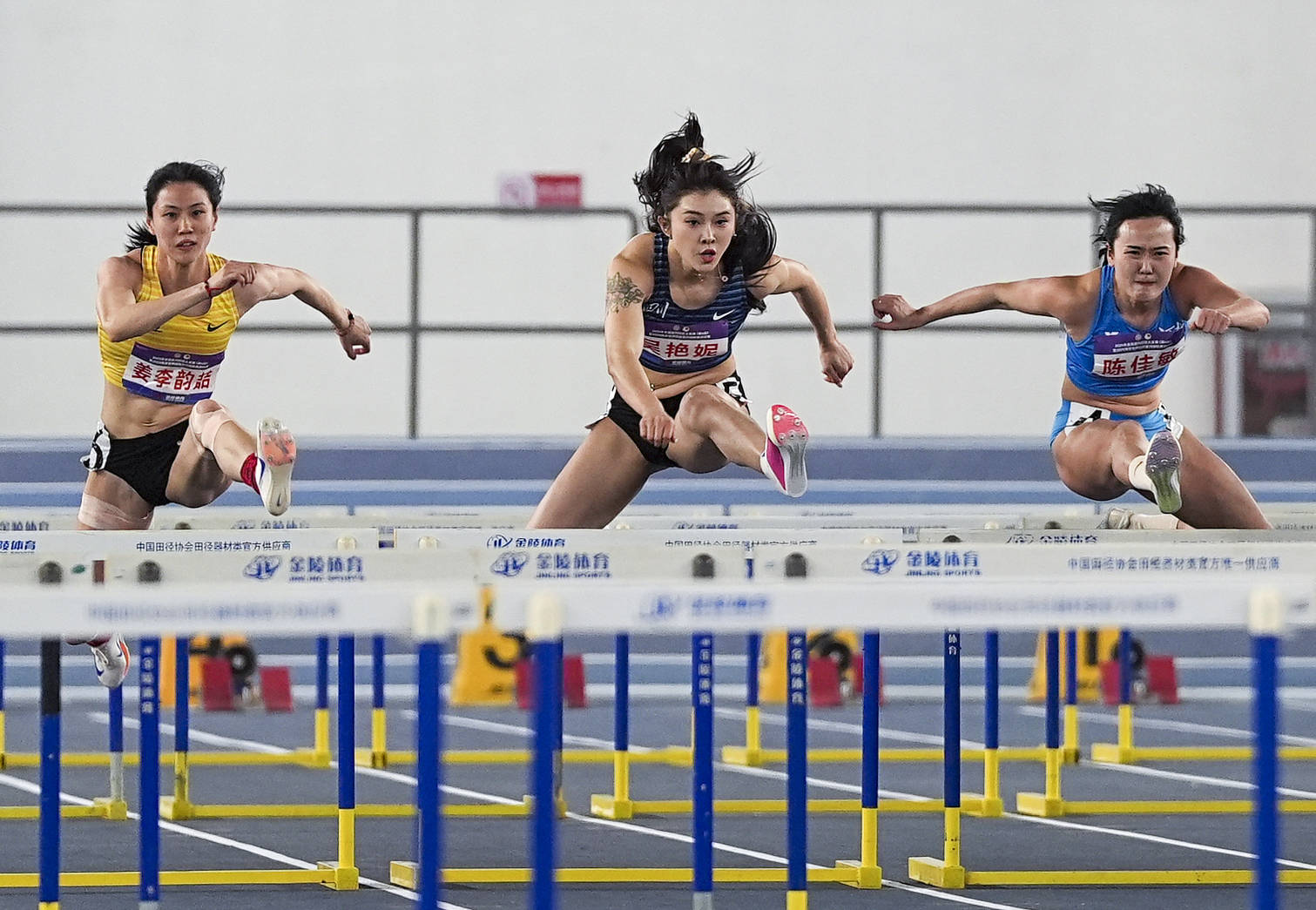 澳亚国际最新版本-黑山田径运动员冲刺狂飙，奔赴胜利！